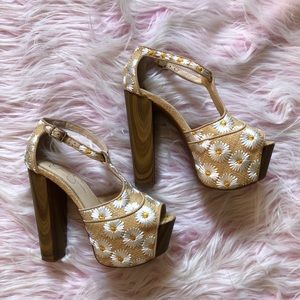 Daisy woven platform heels